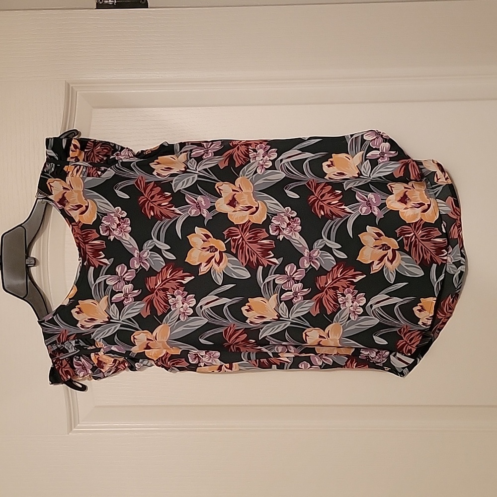 EUC LOFT Flutter sleeve blouse